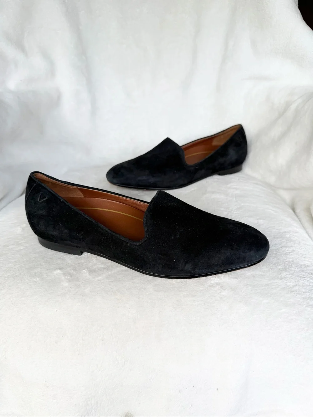 Vionic Willa Slip-on Flats Black Suede 8.5 Comfort Leather Classic Preppy Modern